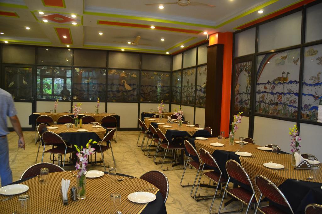 אורצ'ה Hotel Shrinath Palace מראה חיצוני תמונה